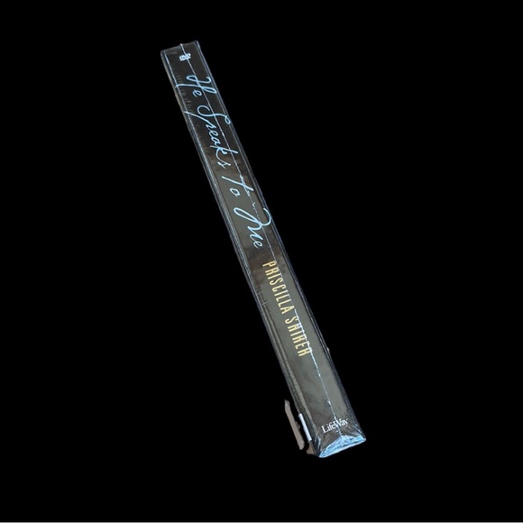 Bible Study- unopened leader kit for “He Speaks to Me” by Priscilla Shirer - Picture 2 of 5